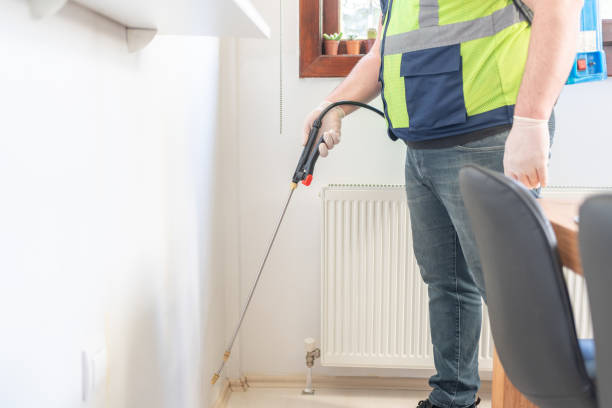 Best Commercial Pest Control Services  in Smithville, OH